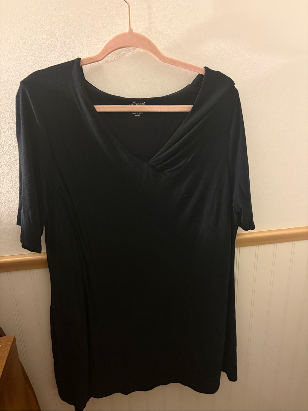 Lyssé Women’s 1X Black Scoop Drape Tunic Top Smoothing Stretch Lined